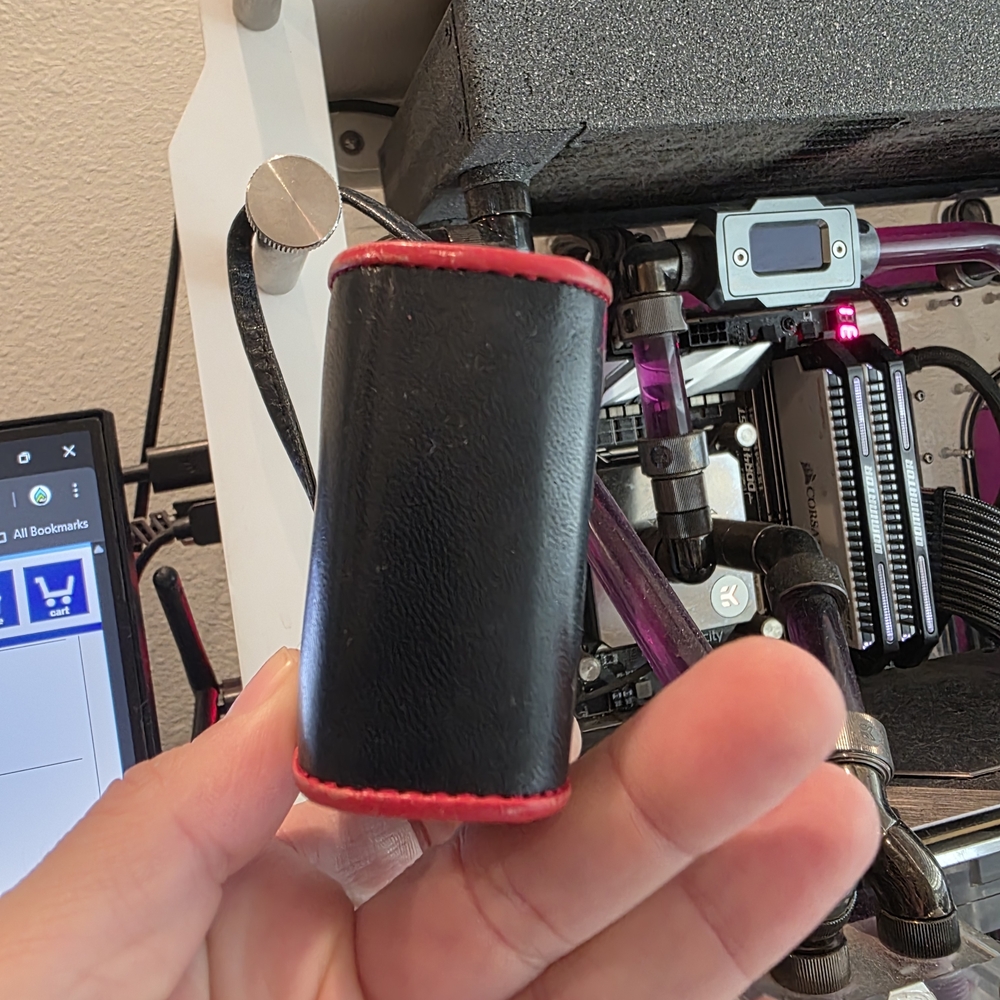 Kitamara Vintage Mini Wristlet - Picture 5 of 7